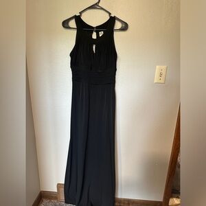 SIGNATURE BY SANGRIA BLACK SLEEVELESS PLEATED TOP LONG DRESS SZ 8 #H937